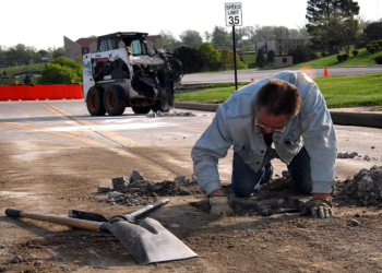 Pothole repair service in Ipswich: advantages and description