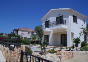 Selling real estate in Cyprus: rules and useful tips